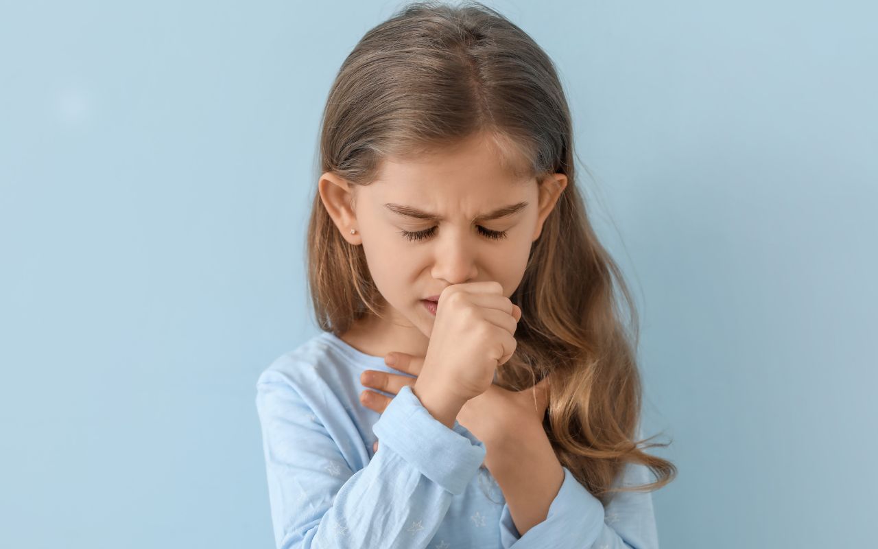 Krztusiec nie tylko u dzieci. Ekspertka: „Każdy dorosły powinien się zaszczepić”