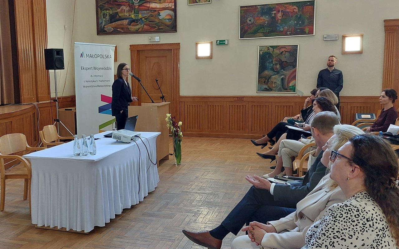 prezentacja zagadnień związanych z redukcją szkód w psychoterapii